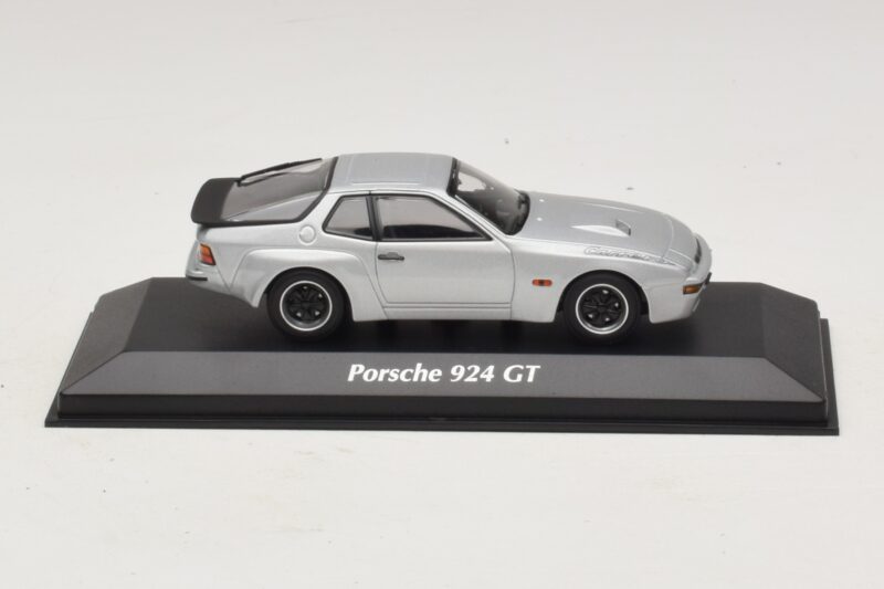 Porsche 924 GT Sidabrinis Maxichamps 1:43 Porsche 924 GT Sidabrinis Maxichamps 1:43 940066122 Metalas