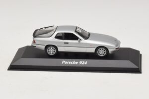 Porsche 924 Sidabrinis Maxichamps 1:43 Porsche 924 Sidabrinis Maxichamps 1:43 940062120 Metalas