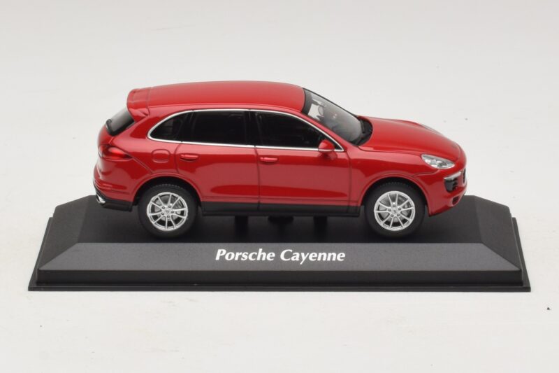 Porsche Cayenne 958 Raudonas Maxichamps 1:43 Porsche Cayenne 958 Raudonas Maxichamps 1:43 940063200 Metalas