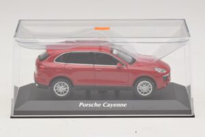 Porsche Cayenne 958 Raudonas Maxichamps 1:43 940063200 Metalas - nuotrauka 4 iš 5