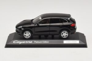 Porsche Cayenne 9PA Platinos Leidimas Juodas Minichamps 1:43 WAP0200160E Metalas