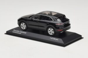 Porsche Cayenne Juoda Metalik Minichamps 1:43 410066301 Metalas - nuotrauka 3 iš 5