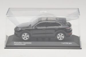 Porsche Cayenne Juoda Metalik Minichamps 1:43 410066301 Metalas - nuotrauka 4 iš 5