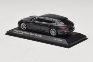 Porsche Panamera 971 4 E-Hybrid Sport Turismo Pilkas Minichamps 1:43 410066112 Metalas - nuotrauka 3 iš 5