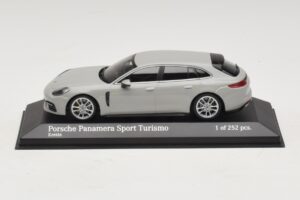 Porsche Panamera 971 Sport Turismo 4E-Hybrid Pilkas Minichamps 1:43 Porsche Panamera 971 Sport Turismo 4E-Hybrid Pilkas Minichamps 1:43 410066114 Metalas