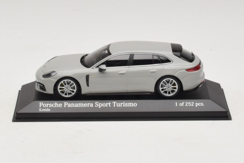 Porsche Panamera 971 Sport Turismo 4E-Hybrid Pilkas Minichamps 1:43 410066114 Metalas