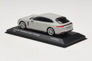 Porsche Panamera 971 Sport Turismo 4E-Hybrid Pilkas Minichamps 1:43 410066114 Metalas - nuotrauka 3 iš 5