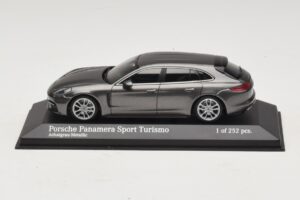 Porsche Panamera 971 Sport Turismo 4S Pilkas Minichamps 1:43 Porsche Panamera 971 Sport Turismo 4S Pilkas Minichamps 1:43 410066111 Metalas