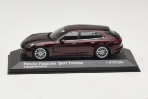 Porsche Panamera 971 Sport Turismo 4S Raudonas Minichamps 1:43 Porsche Panamera 971 Sport Turismo 4S Raudonas Minichamps 1:43 410066110 Metalas