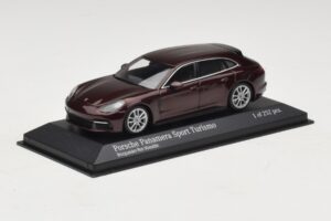 Porsche Panamera 971 Sport Turismo 4S Raudonas Minichamps 1:43 410066110 Metalas - nuotrauka 2 iš 5