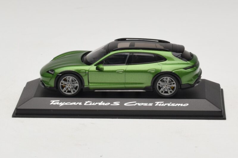 Porsche Taycan Turbo S Cross Turismo Žalias Minichamps 1:43 WAP0207830M003 Metalas