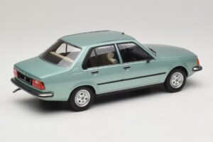Renault 18 Šviesiai Žalia MCG 1:18 MCG18596 Metalas - nuotrauka 2 iš 6