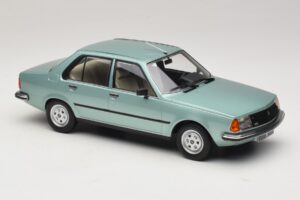 Renault 18 Šviesiai Žalia MCG 1:18 MCG18596 Metalas - nuotrauka 4 iš 6