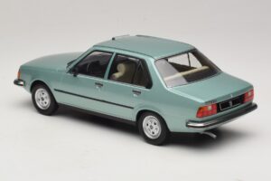 Renault 18 Šviesiai Žalia MCG 1:18 MCG18596 Metalas - nuotrauka 5 iš 6