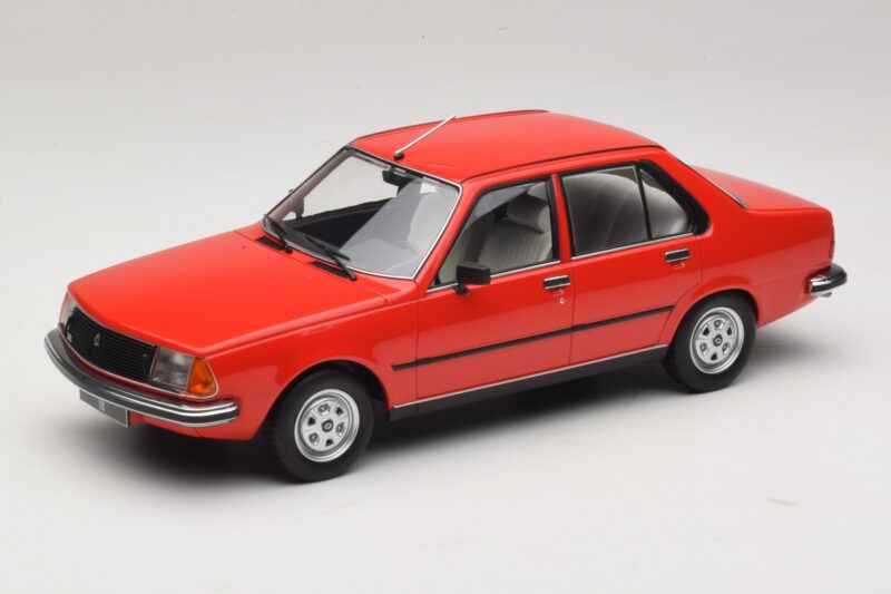 Renault 18 Raudonas MCG 1:18 MCG18595 Metalas
