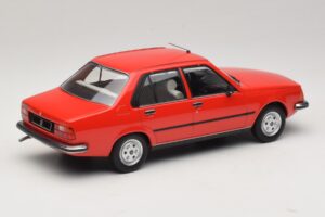 Renault 18 Raudonas MCG 1:18 MCG18595 Metalas - nuotrauka 2 iš 6