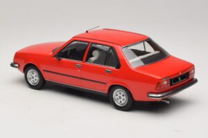 Renault 18 Raudonas MCG 1:18 MCG18595 Metalas - nuotrauka 5 iš 6