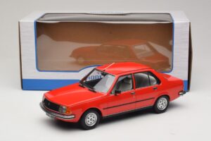Renault 18 Raudonas MCG 1:18 MCG18595 Metalas - nuotrauka 6 iš 6