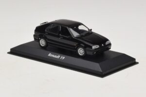 Renault 19 Juodas Maxichamps 1:43 940113701 Metalas - nuotrauka 3 iš 5