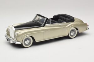 Rolls-Royce Silver Cloud II Sidabrinė Solido 1:18 8006 Metalas