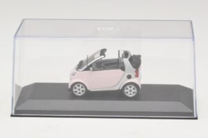 Smart Fortwo 450 Kabrioletas Baltas Legally Blonde 2 Pakaitinė Dėžė Minichamps 1:43 402173900-R1 Metalas - nuotrauka 4 iš 5
