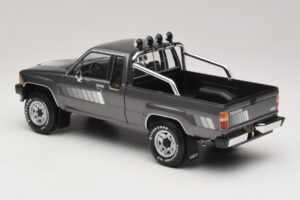 Toyota Hilux N50 Xtra Cab 4x4 Pilkas Metalik KK-Scale 1:18 KKDC181563 Metalas - nuotrauka 5 iš 6