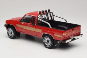 Toyota Hilux N50 Xtra Cab 4x4 Raudonas KK-Scale 1:18 KKDC181562 Metalas - nuotrauka 5 iš 6