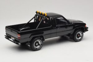 Toyota Hilux N60 SR5 Back to the Future II Blizgus Juodas Otto 1:18 OT481 Derva - nuotrauka 2 iš 6