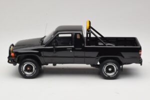 Toyota Hilux N60 SR5 Back to the Future II Blizgus Juodas Otto 1:18 OT481 Derva - nuotrauka 3 iš 6