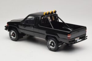 Toyota Hilux N60 SR5 Back to the Future II Blizgus Juodas Otto 1:18 OT481 Derva - nuotrauka 5 iš 6