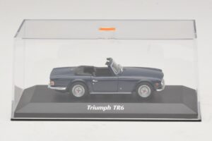 Triumph TR6 Tamsiai Mėlyna Maxichamps 1:43 940132570 Metalas - nuotrauka 4 iš 5