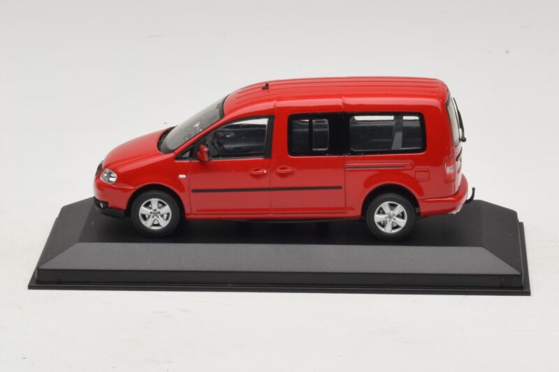 Volkswagen Caddy 2K Bus Raudonas Minichamps 1:43 CADDY009 Metalas