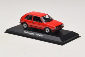 Volkswagen Golf GTI Mk2 Raudonas Maxichamps 1:43 940054121 Metalas - nuotrauka 3 iš 5