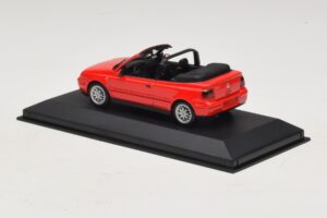 Volkswagen Golf Mk4 Kabrioletas Raudonas Atstovo Leidimas Minichamps 1:43 GOLF006 Metalas - nuotrauka 3 iš 5