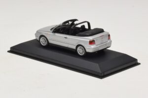 Volkswagen Golf Mk4 Kabrioletas Sidabrinis Atstovo Leidimas Minichamps 1:43 GOLF004 Metalas - nuotrauka 3 iš 5