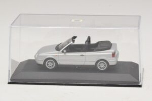 Volkswagen Golf Mk4 Kabrioletas Sidabrinis Atstovo Leidimas Minichamps 1:43 GOLF004 Metalas - nuotrauka 4 iš 5