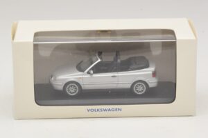 Volkswagen Golf Mk4 Kabrioletas Sidabrinis Atstovo Leidimas Minichamps 1:43 GOLF004 Metalas - nuotrauka 5 iš 5