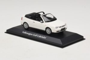 Volkswagen Golf Mk4 Kabrioletas Baltas Maxichamps 1:43 940058330 Metalas - nuotrauka 3 iš 5
