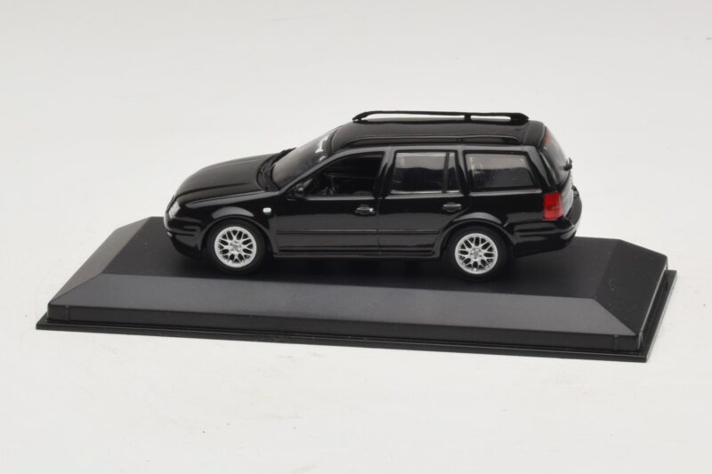 Volkswagen Golf Mk4 Variant Sport Highline BBS Edition Juodas Pakaitinė Dėžė Minichamps 1:43 GOLF008-R1 Metalas