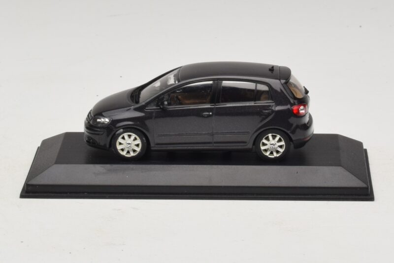 Volkswagen Golf Plus Mk5 Juodas Minichamps 1:43 GOLF007 Metalas