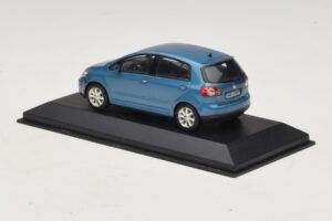 Volkswagen Golf Plus Mk5 Mėlyna Metalik Pakaitinė Dėžė Minichamps 1:43 GOLF02-R1 Metalas - nuotrauka 3 iš 5