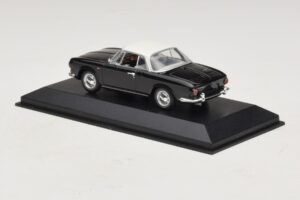 Volkswagen Karmann Ghia Juodas su baltu stogu Minichamps 1:43 430050224 Metalas - nuotrauka 3 iš 5