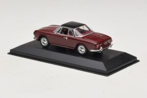 Volkswagen Karmann Ghia Raudonas Su Juodu Stogu Minichamps 1:43 GHIA002 Metalas - nuotrauka 3 iš 5