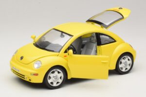 Volkswagen New Beetle A4 Geltonas Bburago 1:18 3302 Metalas - nuotrauka 2 iš 8