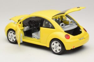 Volkswagen New Beetle A4 Geltonas Bburago 1:18 3302 Metalas - nuotrauka 5 iš 8