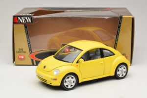 Volkswagen New Beetle A4 Geltonas Bburago 1:18 3302 Metalas - nuotrauka 8 iš 8