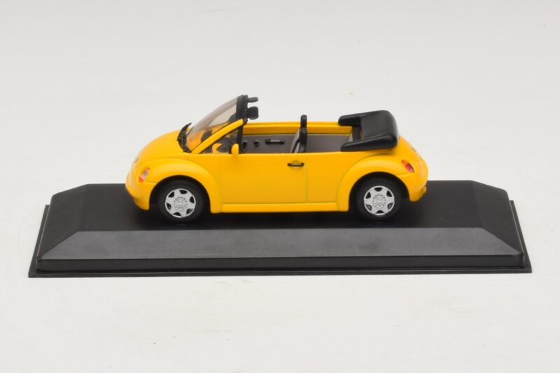 Volkswagen New Beetle Kabrioletas Geltonas Minichamps 1:43 BEETLE002 Metalas