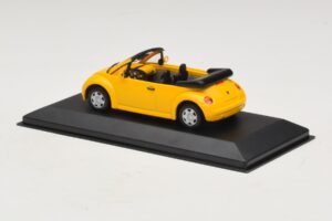 Volkswagen New Beetle Kabrioletas Geltonas Minichamps 1:43 BEETLE002 Metalas - nuotrauka 3 iš 5