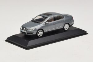 Volkswagen Passat B6 Pilka Metalik Minichamps 1:43 PASSAT006 Metalas - nuotrauka 2 iš 5