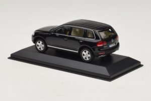 Volkswagen Touareg 7L Juodas Minichamps 1:43 TOUAREG002 Metalas - nuotrauka 3 iš 5